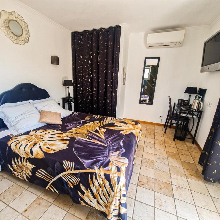 La Villa Nais PADEL&PISCINE -Suites & Appartements - Chambre Double Supérieure avec Balcon - 1