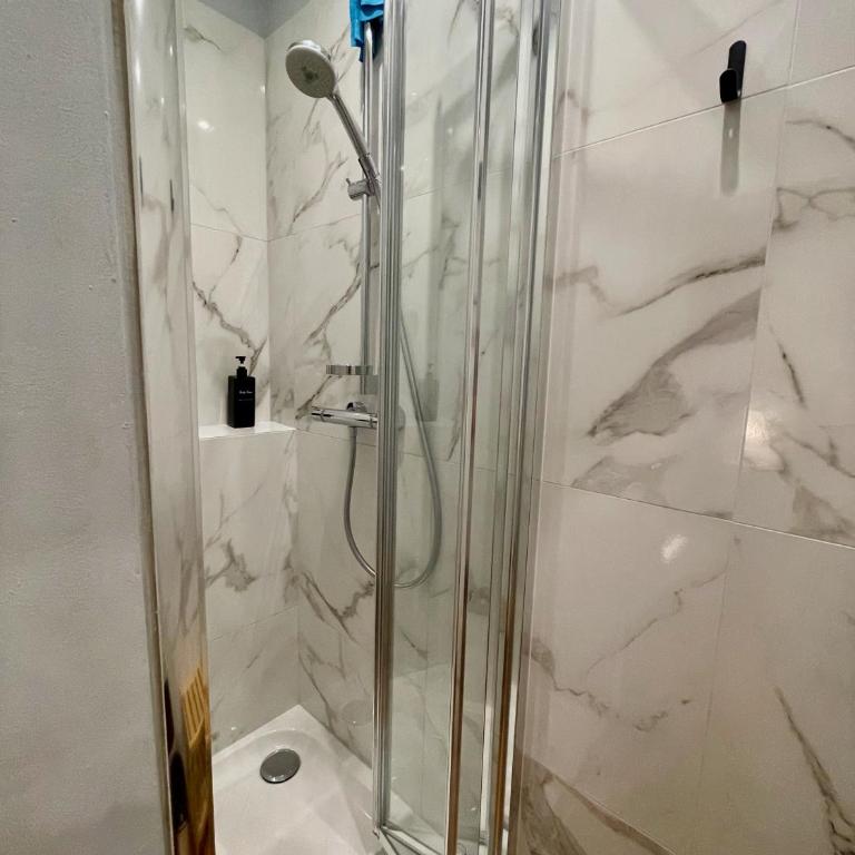 Evy’s Rooms - Camera Matrimoniale con Bagno Privato - 37