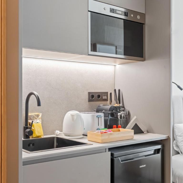 Dobo Madrid Moncayo - Large Double Room - 2