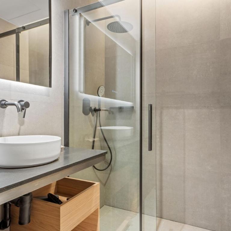 Dobo Madrid Moncayo - Large Double Room - 14