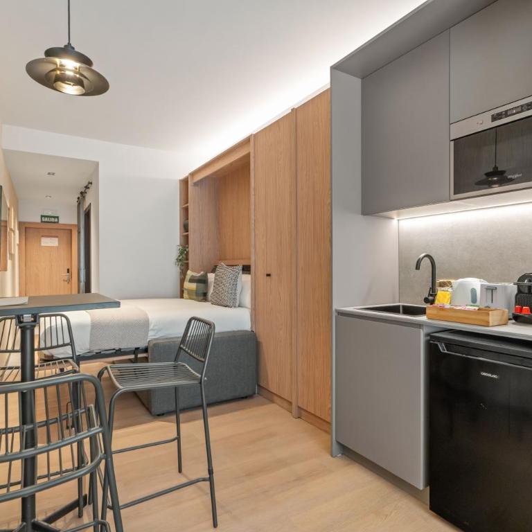 Dobo Madrid Moncayo - Large Double Room - 18