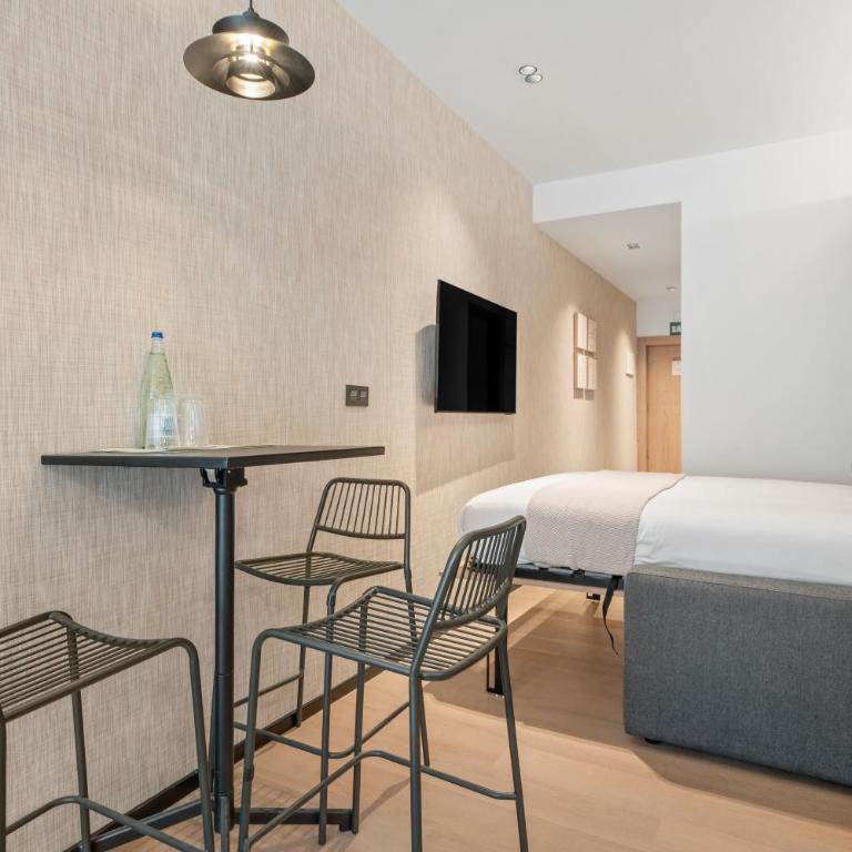 Dobo Madrid Moncayo - Large Double Room - 21