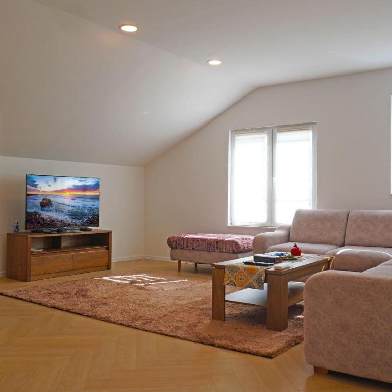 Twins Land - Apartment with Swimming Pool - 4