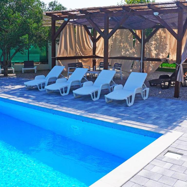Twins Land - Apartment with Swimming Pool - 9