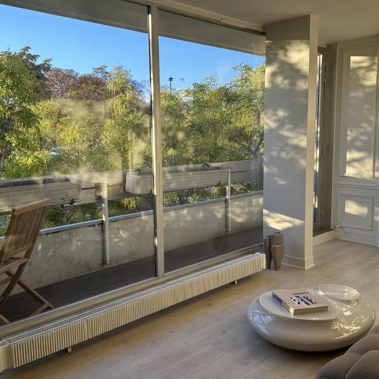 Bright apartment in Paris with balcony - Apartamento - 1