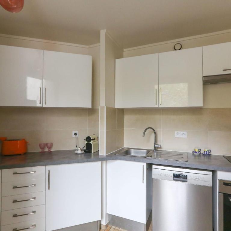 Bright apartment in Paris with balcony - Apartamento - 9