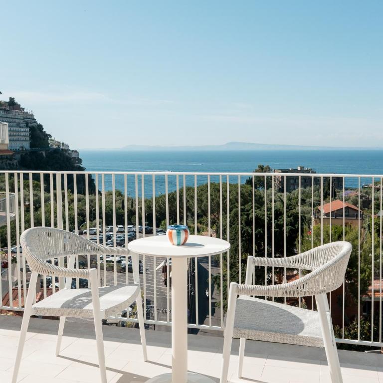 Hotel Tirrenia - Camera Superior Matrimoniale/Doppia con Letti Singoli con Vista Mare - 3