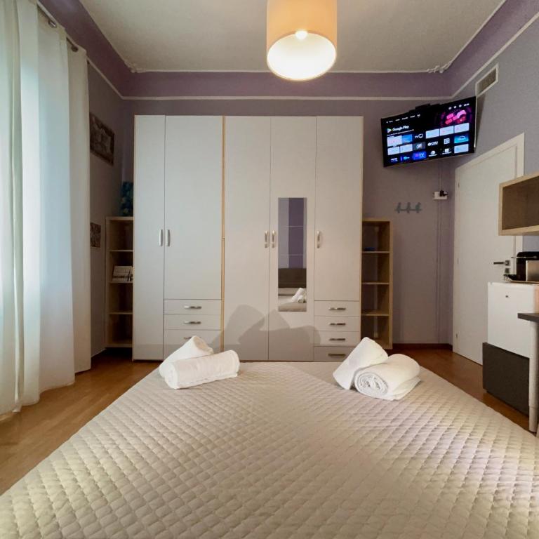 Evy’s Rooms - Camera Matrimoniale con Bagno in Comune - 19