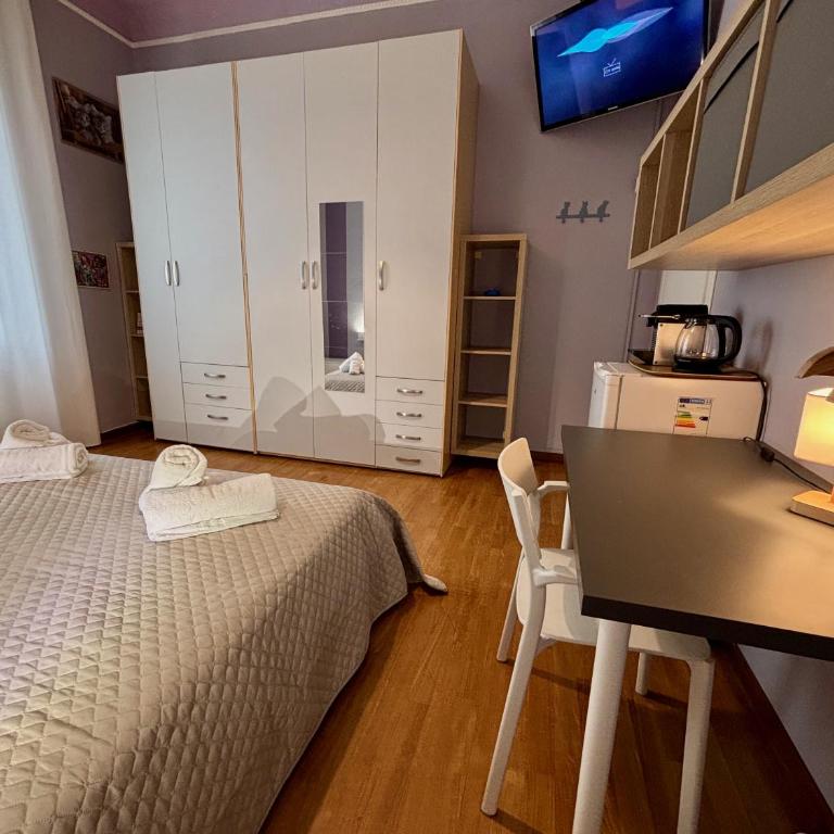 Evy’s Rooms - Camera Matrimoniale con Bagno in Comune - 23