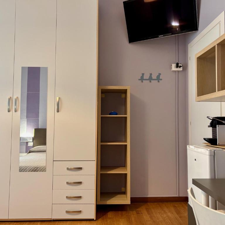 Evy’s Rooms - Camera Matrimoniale con Bagno in Comune - 11