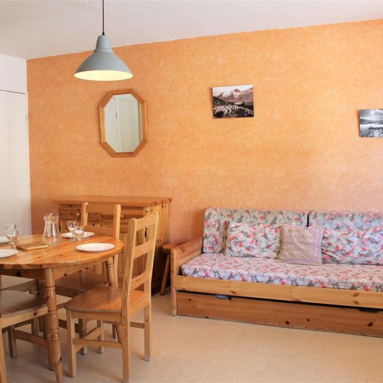 Studio cabine 6 couchages proche pistes et commerces à Vars - FR-1-330B-138 - Appartement (6 Adultes) - 1
