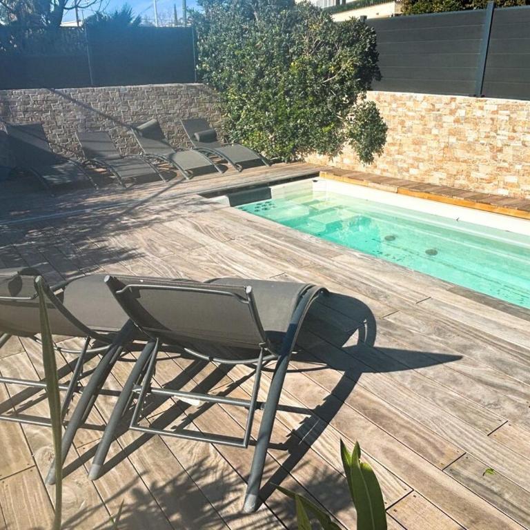 Top of villa, private pool 7 people - One-Bedroom Apartment - 12