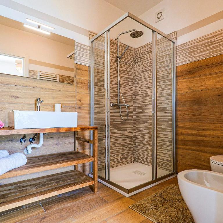 Spa Stella Lario - Four-Bedroom House - 19