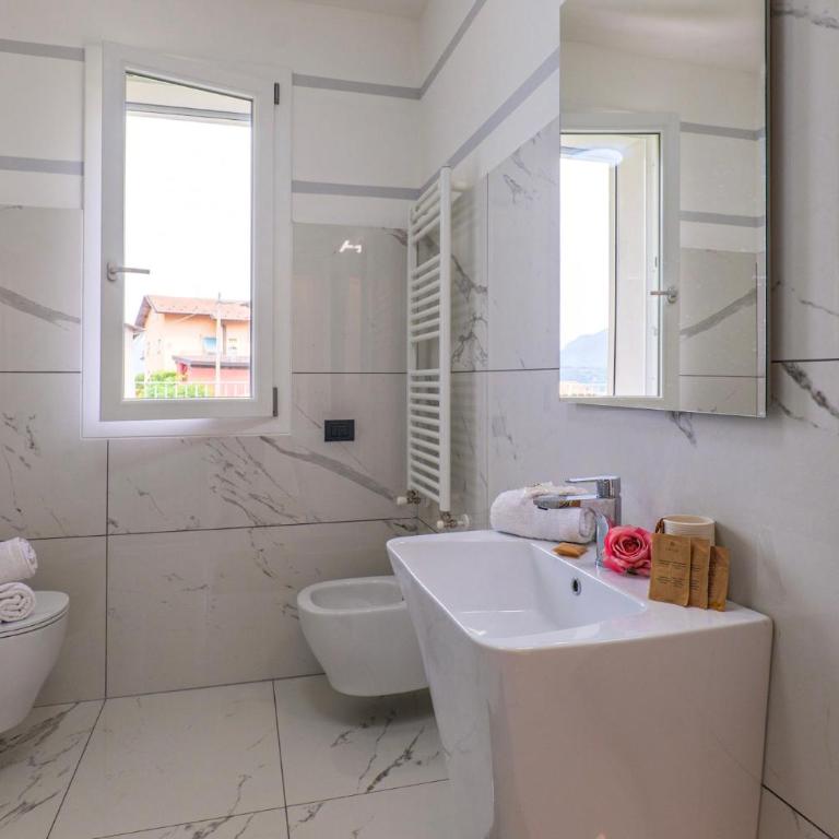 Spa Stella Lario - Four-Bedroom House - 25