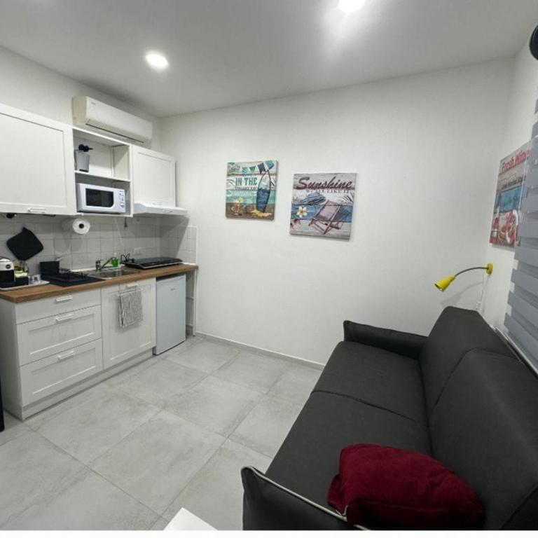 Monolocale con Veranda - One-Bedroom Apartment - 1