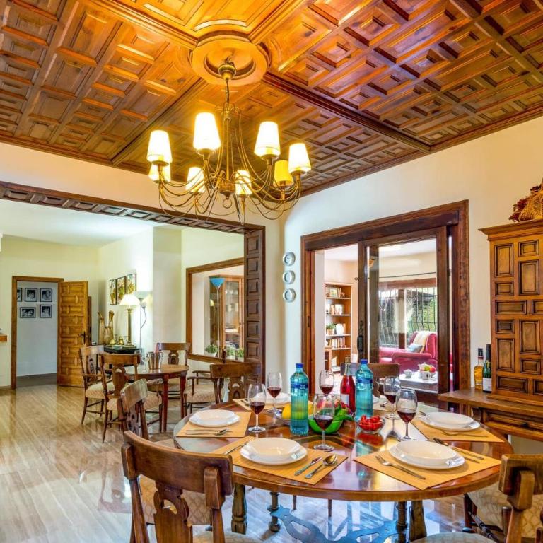 Villa Ramos by Villa Plus - Villa - 7