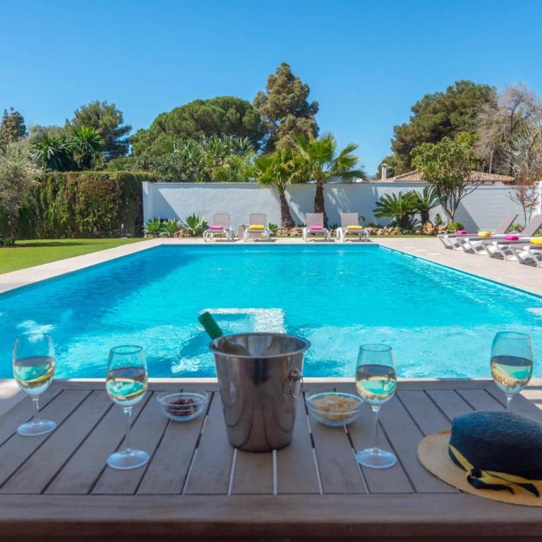 Villa Ramos by Villa Plus - Villa - 12