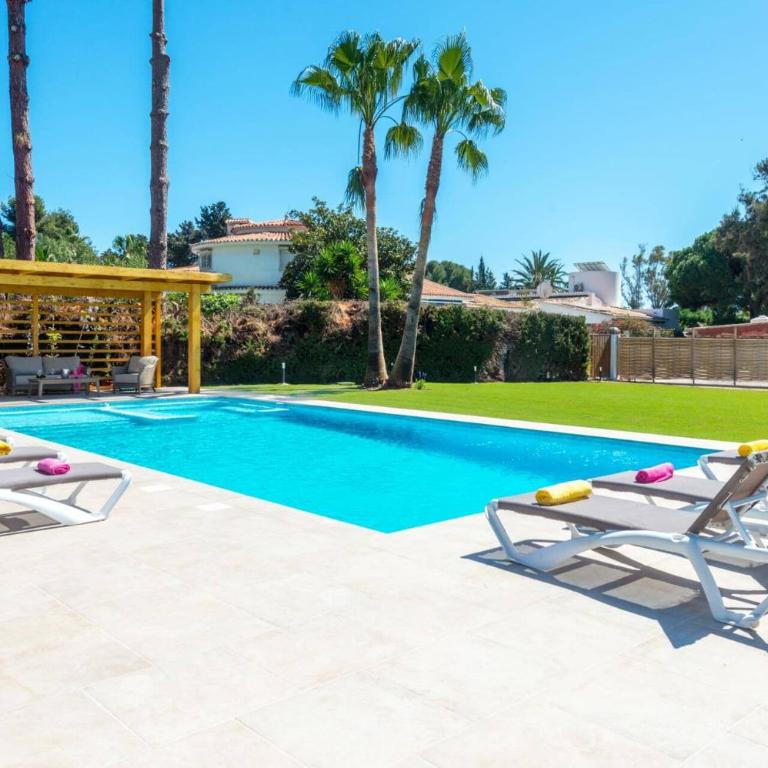 Villa Ramos by Villa Plus - Villa - 18