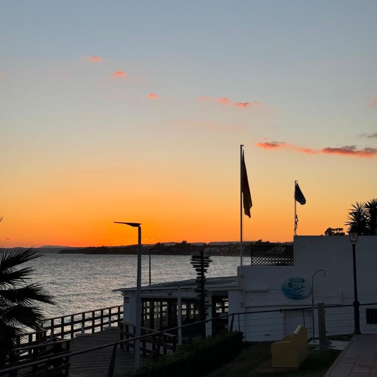 Naranja Cozy Studio 1min walk to Beach by AllStay - Apartamento de 1 dormitorio - 8