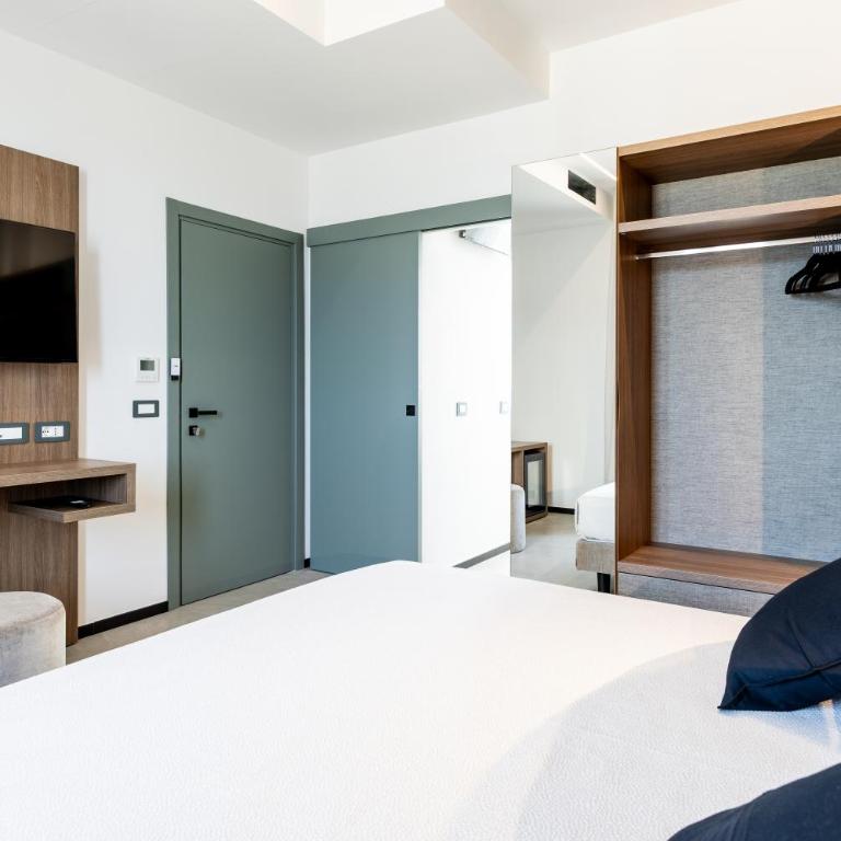 Hotel Acquamarina Viserba - Junior Suite con Vista Mare - 3