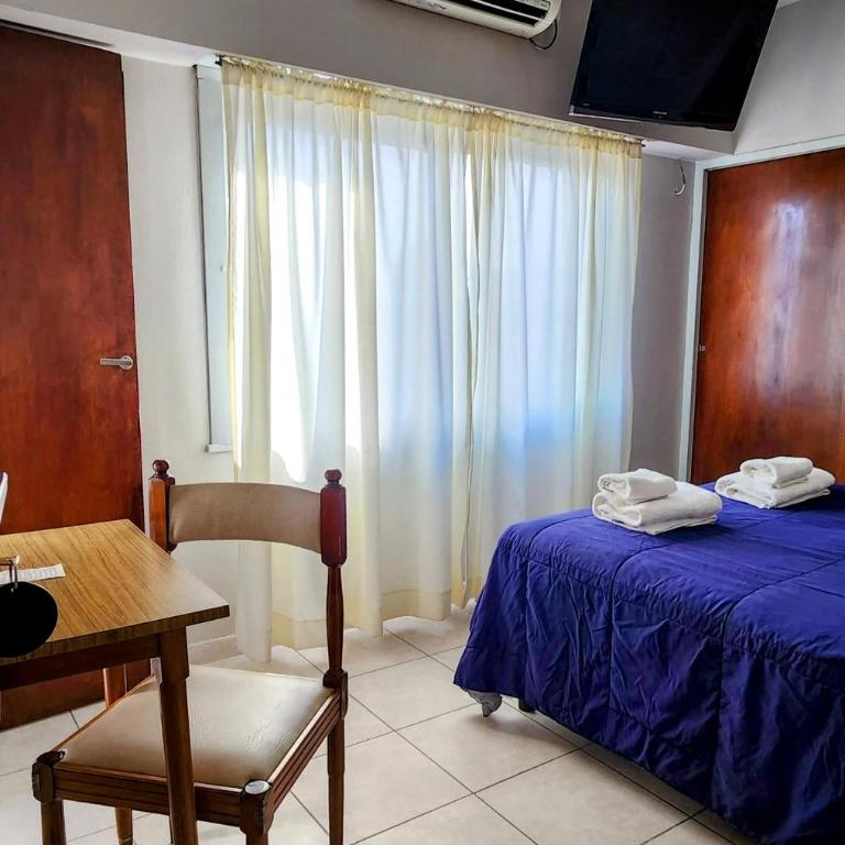 Hotel Cipolletti - Habitación Estándar - 1 cama grande - 6