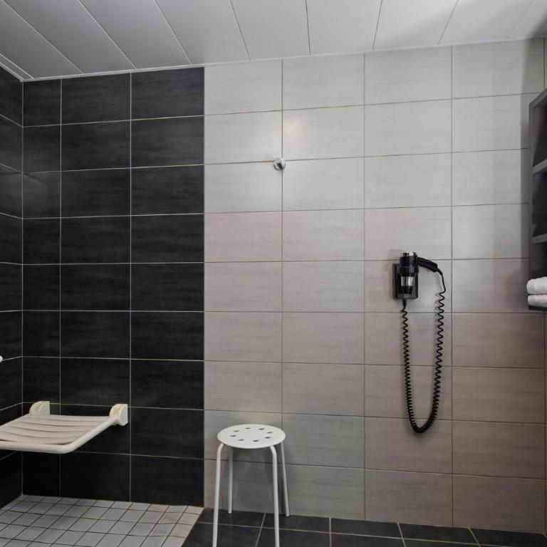 Hôtel Astrid - Chambre Lits Jumeaux pour Personnes à Mobilité Réduite - 3