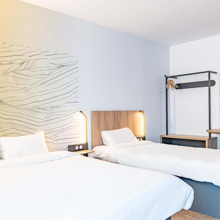 B&B HOTEL Poitiers Aéroport - Chambre Triple - 18