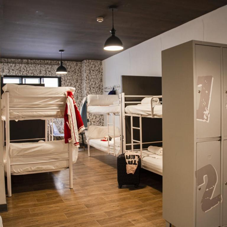 Room Ventura - Single Bed in 8-Bed Female Dormitory Room with Private Bathroom - 1