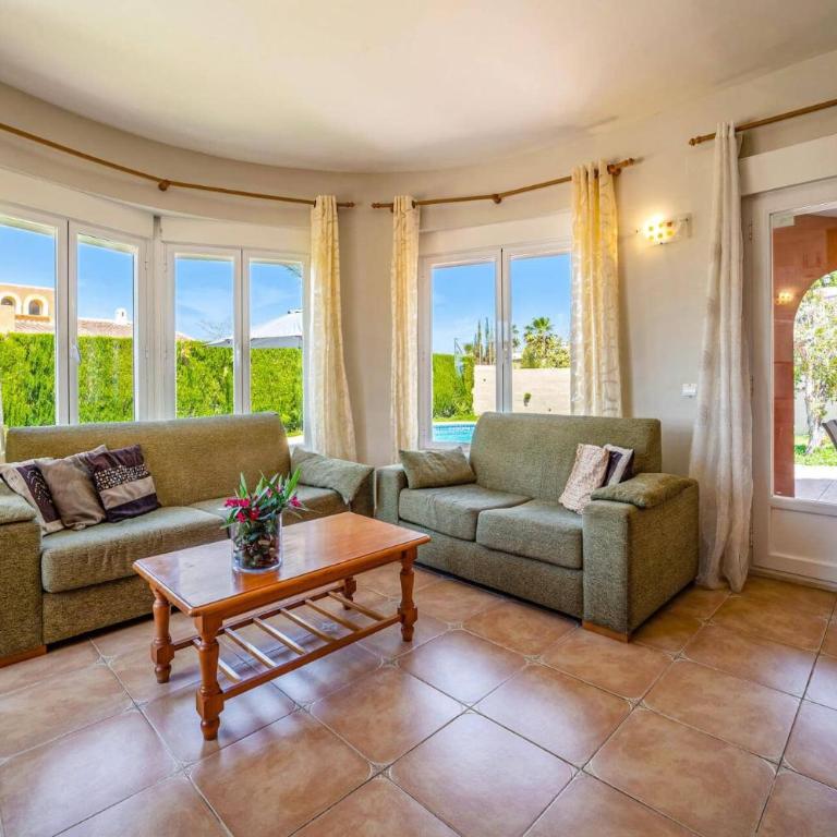 Villa Pomelo Blanco by Villa Plus - Villa - 4