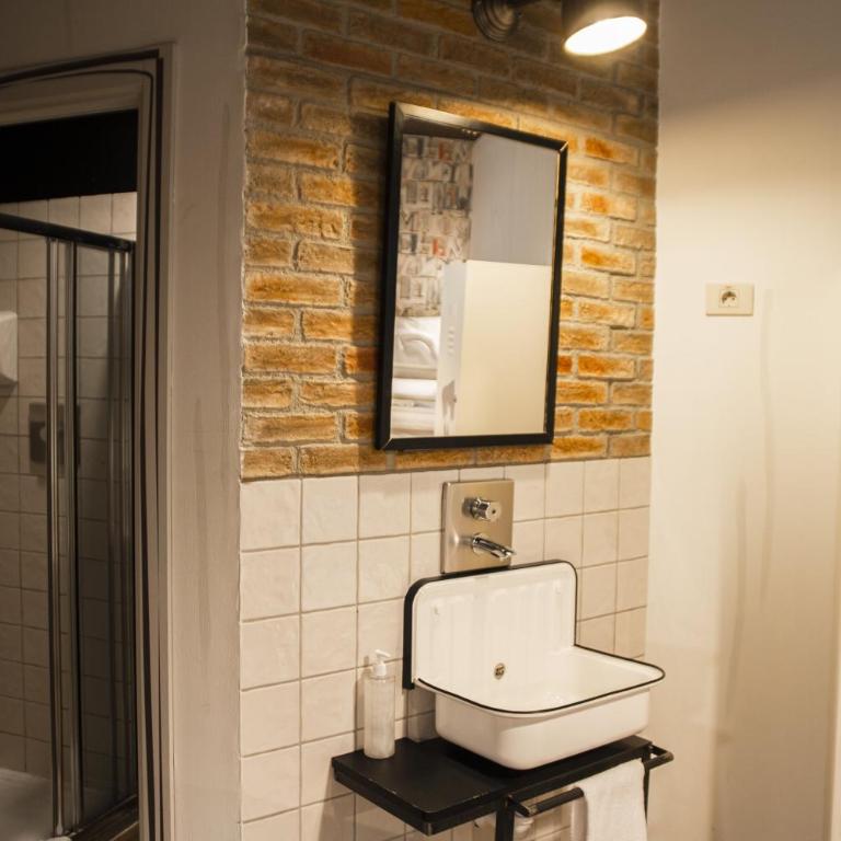 Room Ventura - Single Bed in 4-Bed Dormitory Room with Private Bathroom - 1