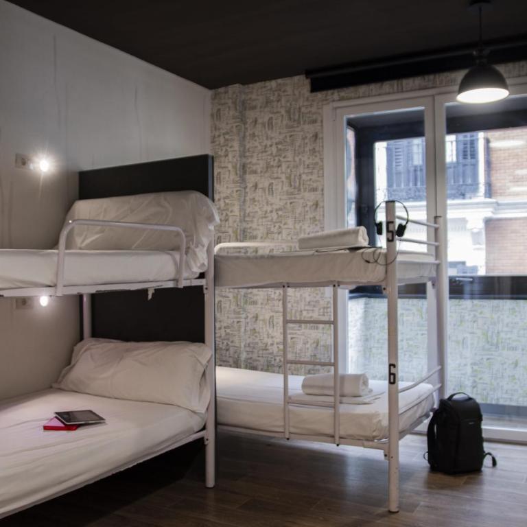 Room Ventura - Single Bed in 6-Bed Dormitory Room with Private Bathroom - 1