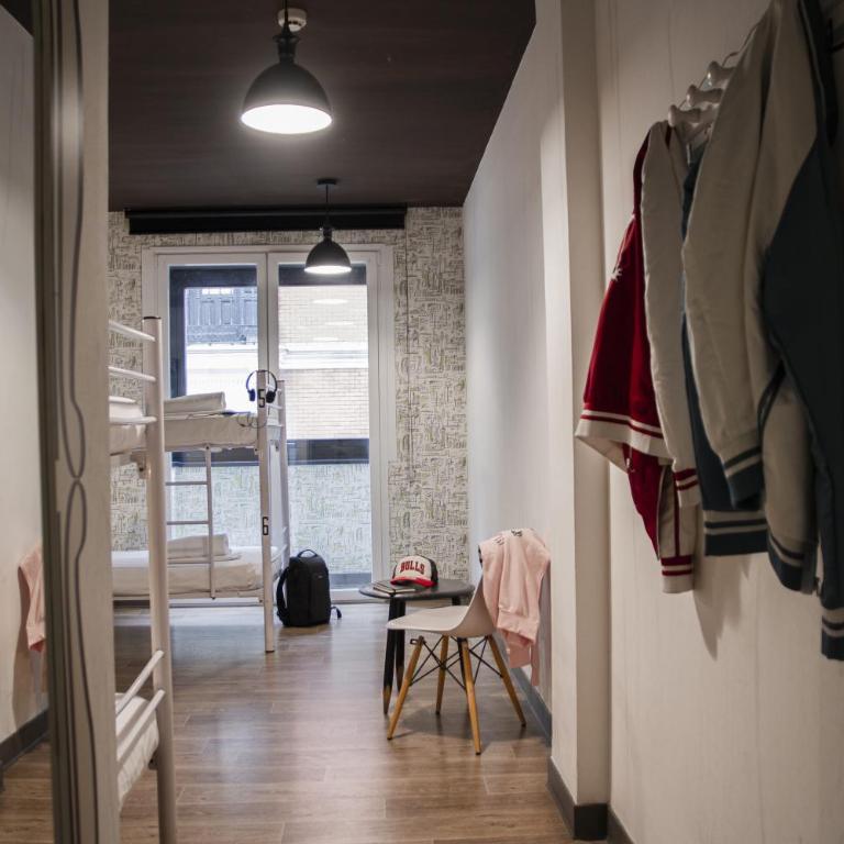 Room Ventura - Single Bed in 6-Bed Dormitory Room with Private Bathroom - 3