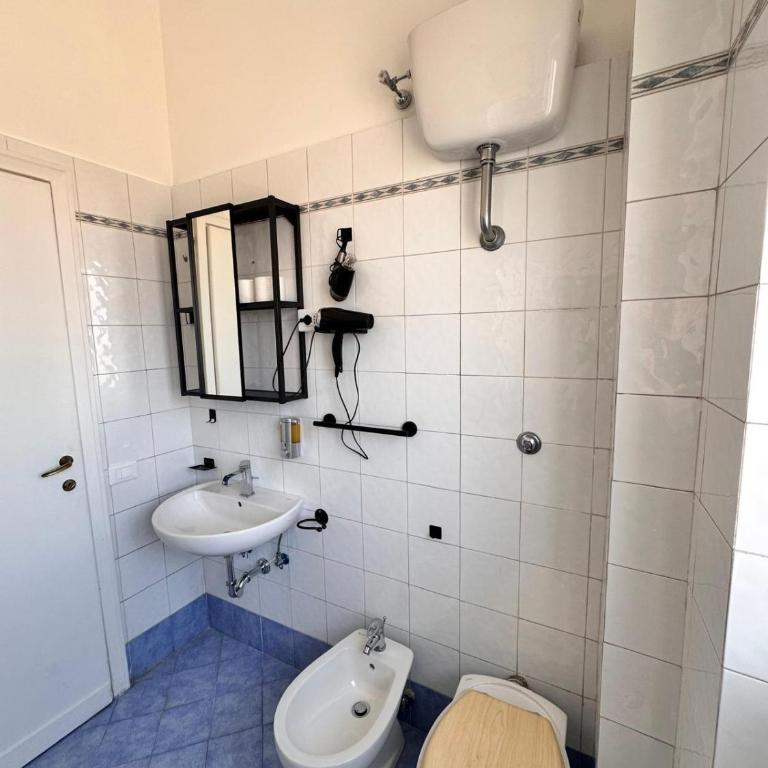The Attic Penthouse Rome Cozy & Comfy Close to Trastevere & Center With WIFI - Appartamento con 2 Camere da Letto - 14