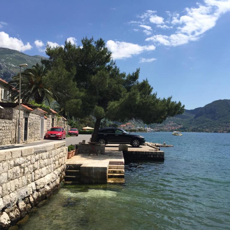 Villa Miramare , Dobrota seafront - Apartment with Sea View - 22