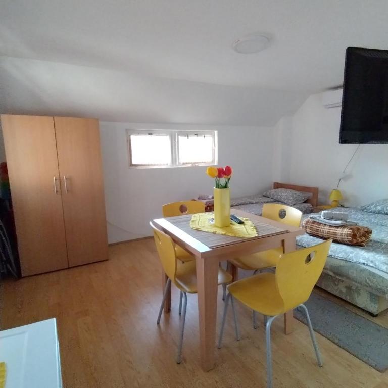 Apartmani Bubamara - Studio sa Terasom - 2