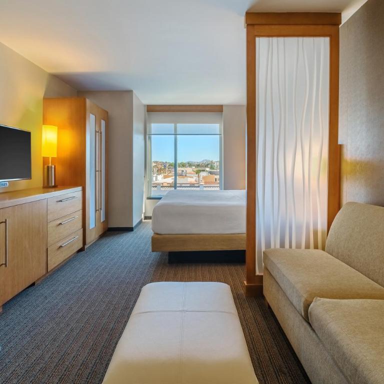 Hyatt Place Los Cabos - King Room with Sofa Bed - 3