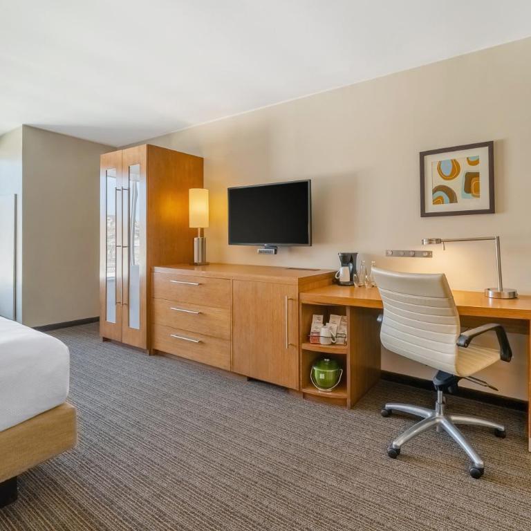 Hyatt Place Los Cabos - Large King Room with Sofa Bed - 2