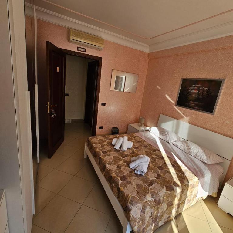 Villa Nino - Deluxe Queen Room - 6