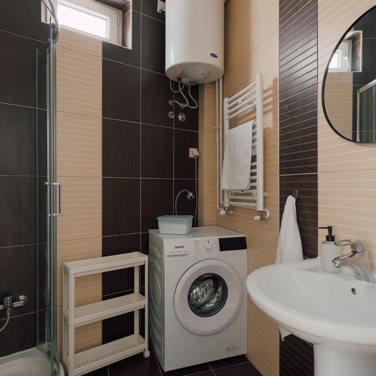 Radio Belgrade Apartment - Three-Bedroom Apartment - 17