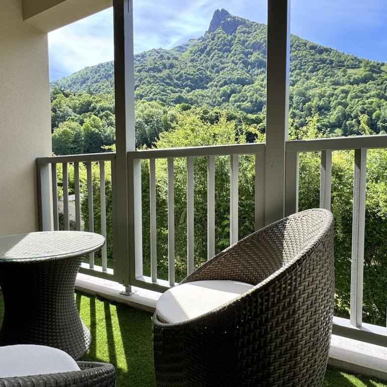 Bel apt 85m2 pour 8p Parking et Balcon - Apartment - 5