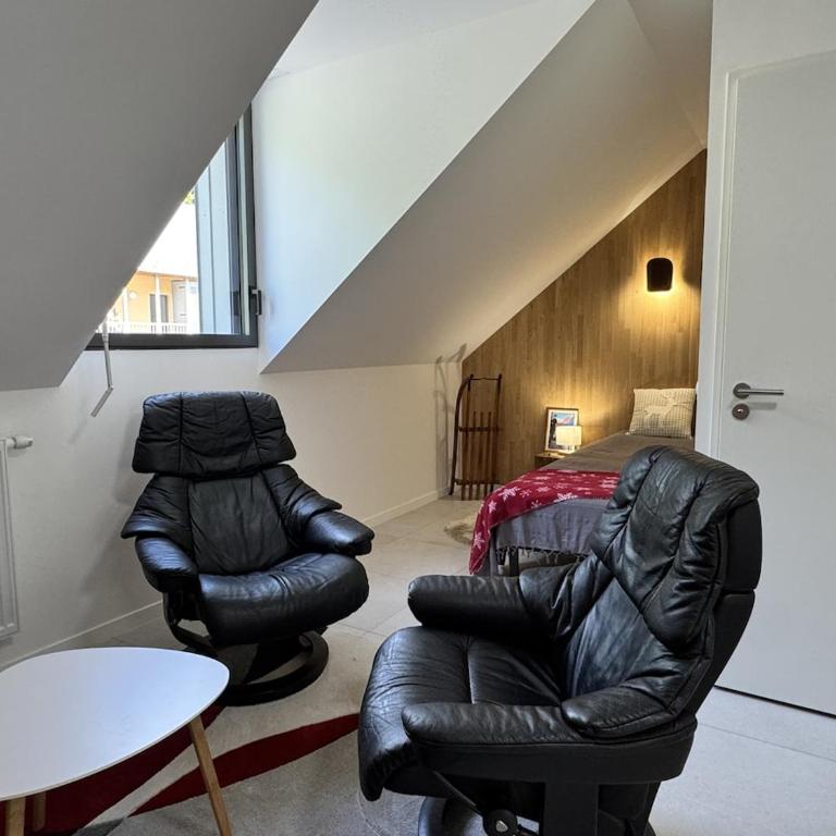 Bel apt 85m2 pour 8p Parking et Balcon - Apartment - 18