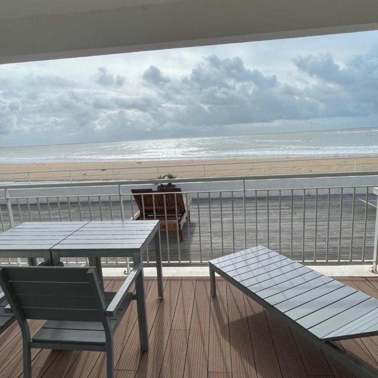 Résidence Belle Plage - Appartement 2 Chambres avec Terrasse et Vue sur la Mer - 3
