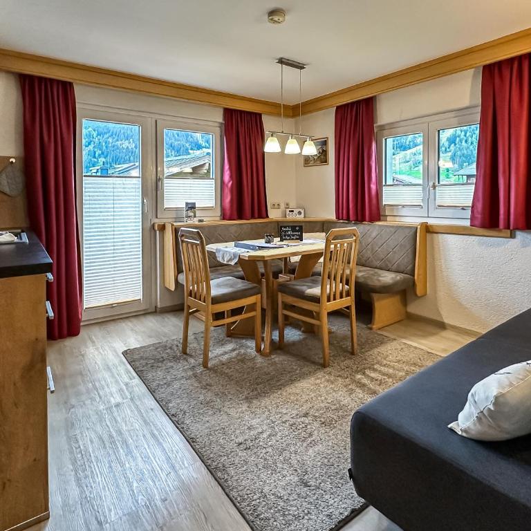 Appartement Bergfried Kaprun, Ski-in Ski-out, Sommerkarte und Panoramablick - Apartment mit 1 Schlafzimmer und Balkon - 1. Etage - 2