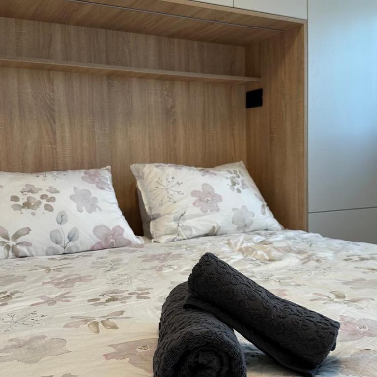 District 21 - One-Bedroom Apartment - 11
