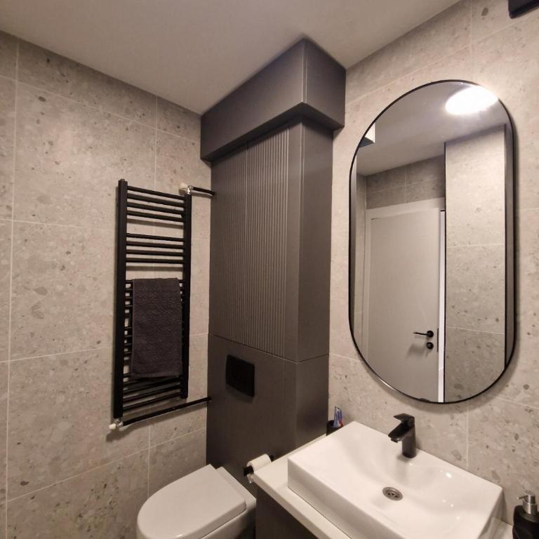 District 21 - One-Bedroom Apartment - 16