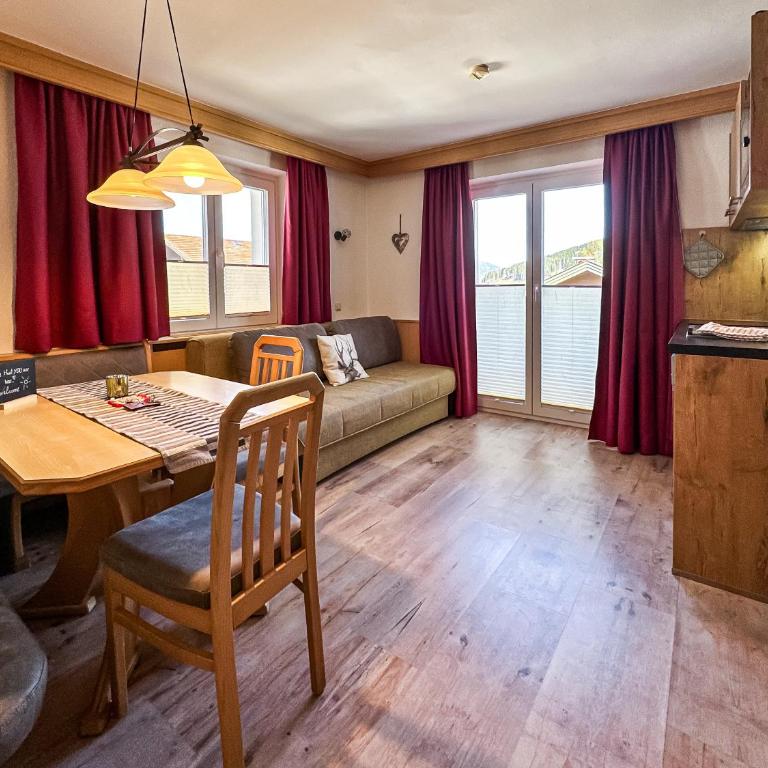 Appartement Bergfried Kaprun, Ski-in Ski-out, Sommerkarte und Panoramablick - Apartment mit 2 Schlafzimmern und Balkon - 1. Etage - 12