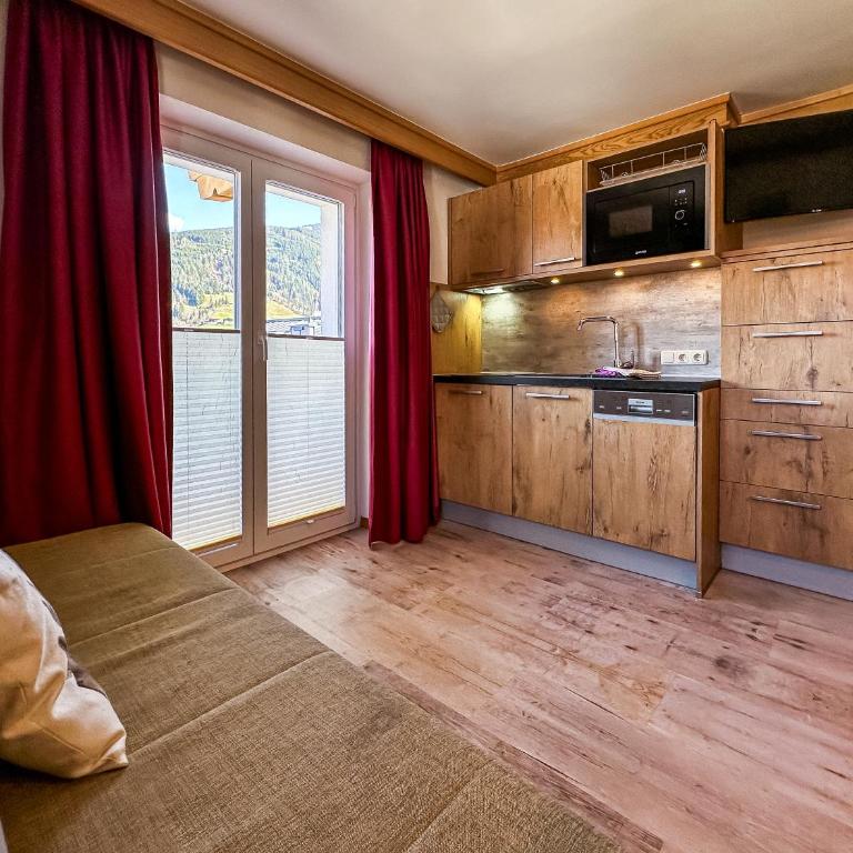 Appartement Bergfried Kaprun, Ski-in Ski-out, Sommerkarte und Panoramablick - Apartment mit 2 Schlafzimmern und Balkon - 1. Etage - 13