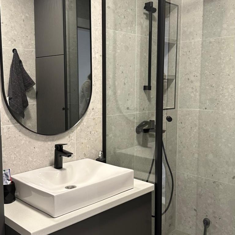 District 21 - One-Bedroom Apartment - 22