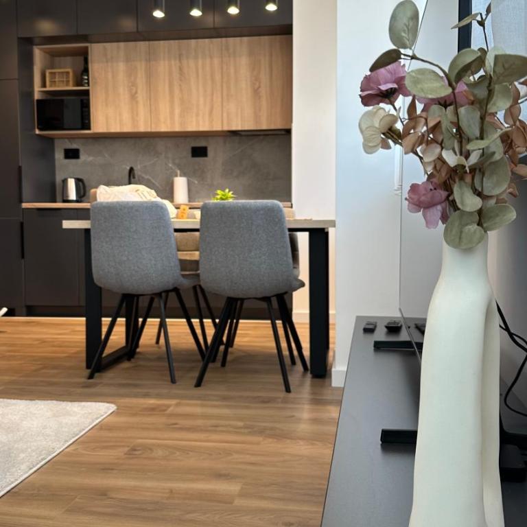 District 21 - One-Bedroom Apartment - 6