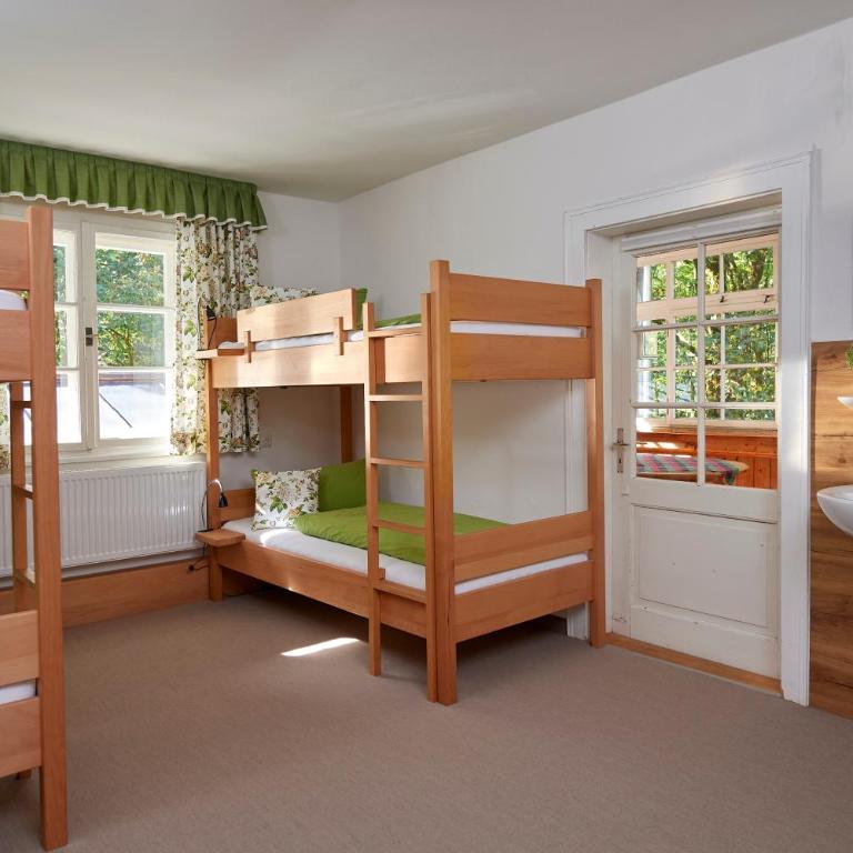 Berggasthof Einoedsbach - Vierbettzimmer mit Balkon - 2